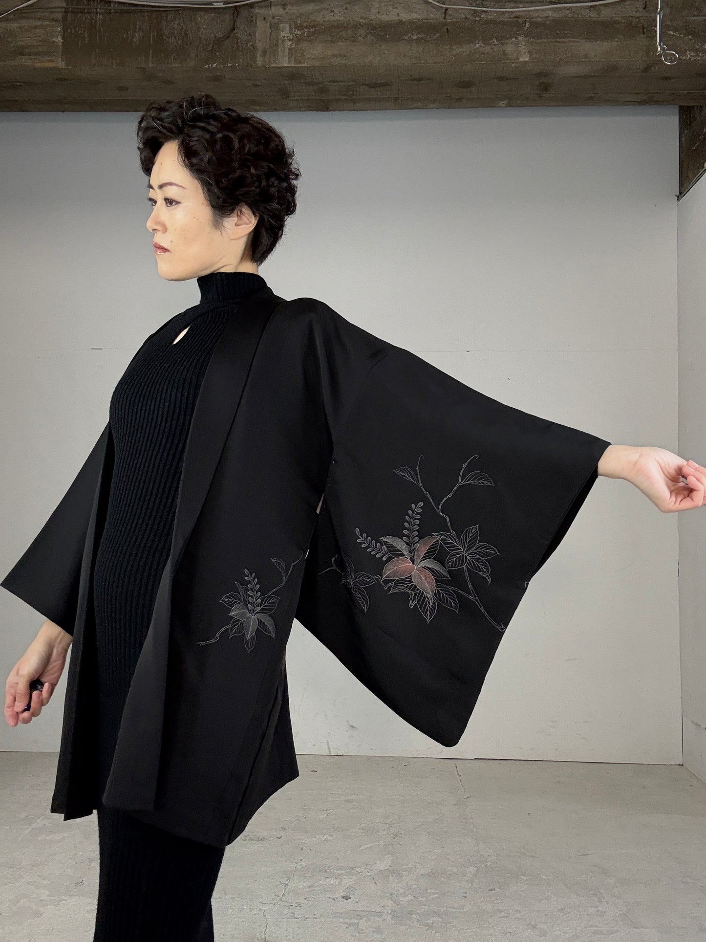 VINTAGE BLACK HAORI "inside, beautiful flower" rakkan logo mark