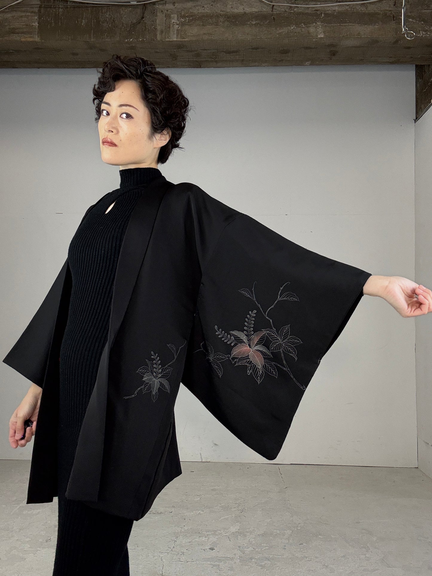 VINTAGE BLACK HAORI "inside, beautiful flower" rakkan logo mark