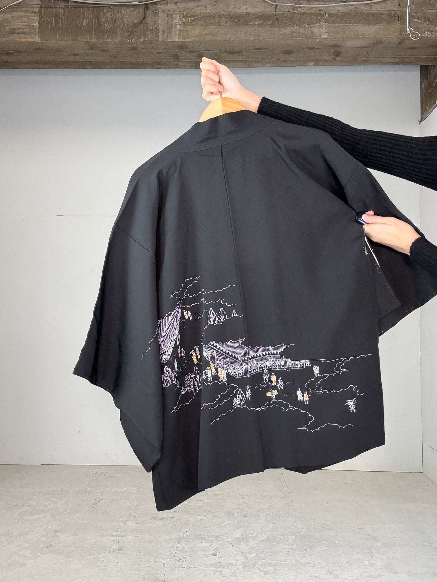 VINTAGE BLACK HAORI "machinami-hitobito"