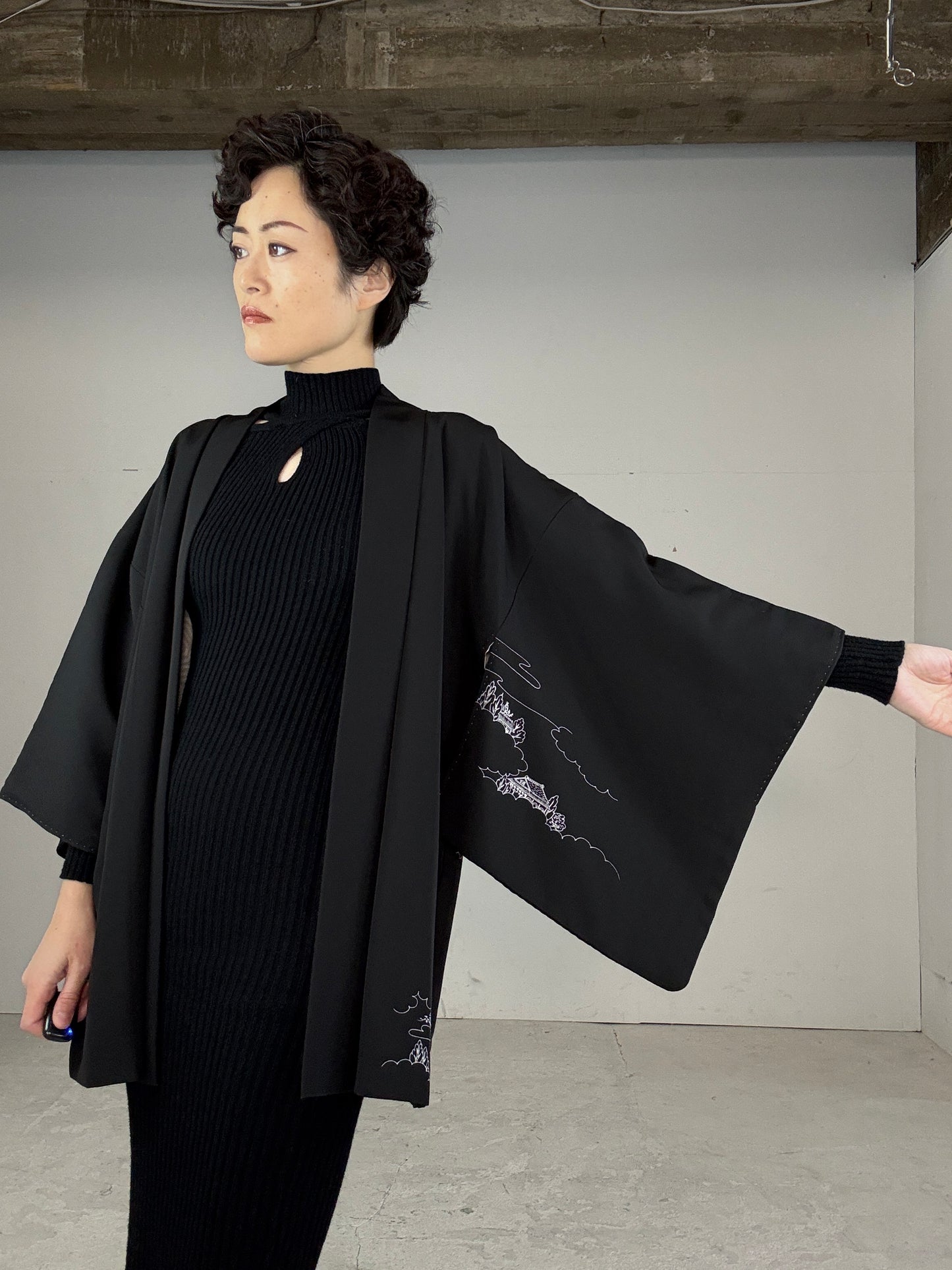 VINTAGE BLACK HAORI "machinami-hitobito"