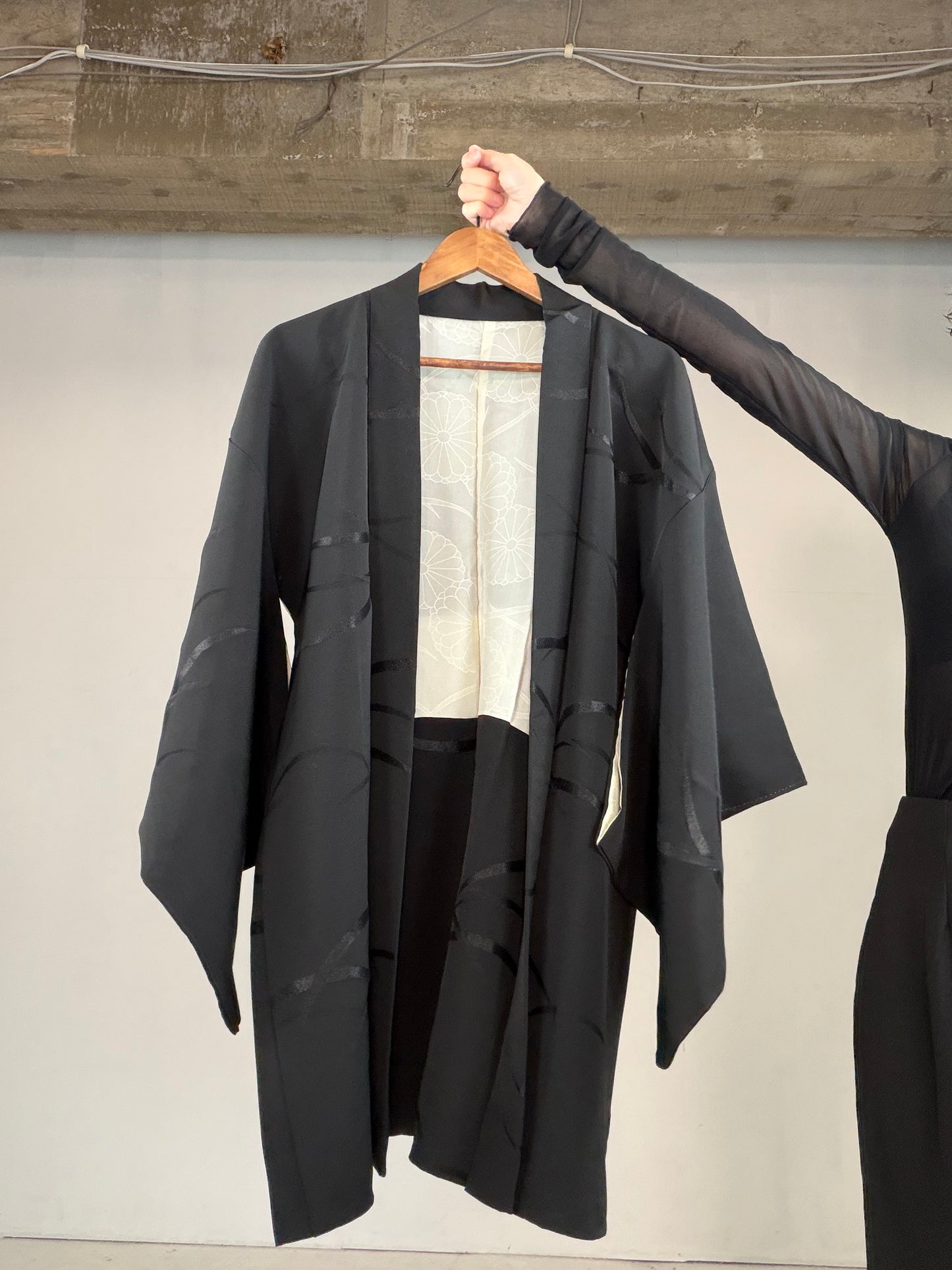 VINTAGE BLACK HAORI  "shibakusa, BLK125"