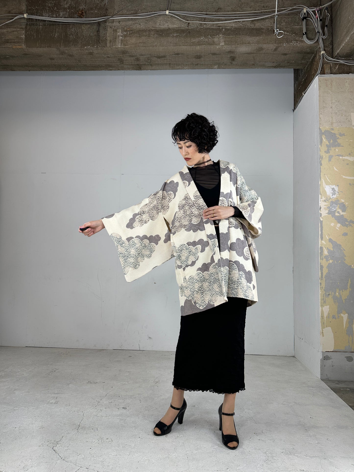 VINTAGE SHIBORI HAORI shiro kumo