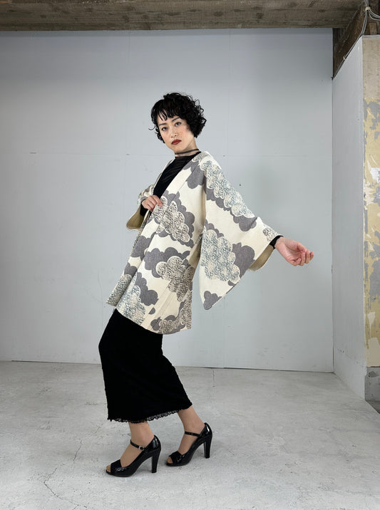 VINTAGE SHIBORI HAORI shiro kumo