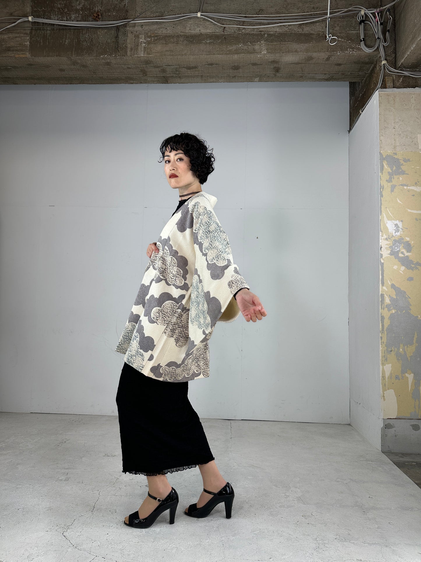 VINTAGE SHIBORI HAORI shiro kumo