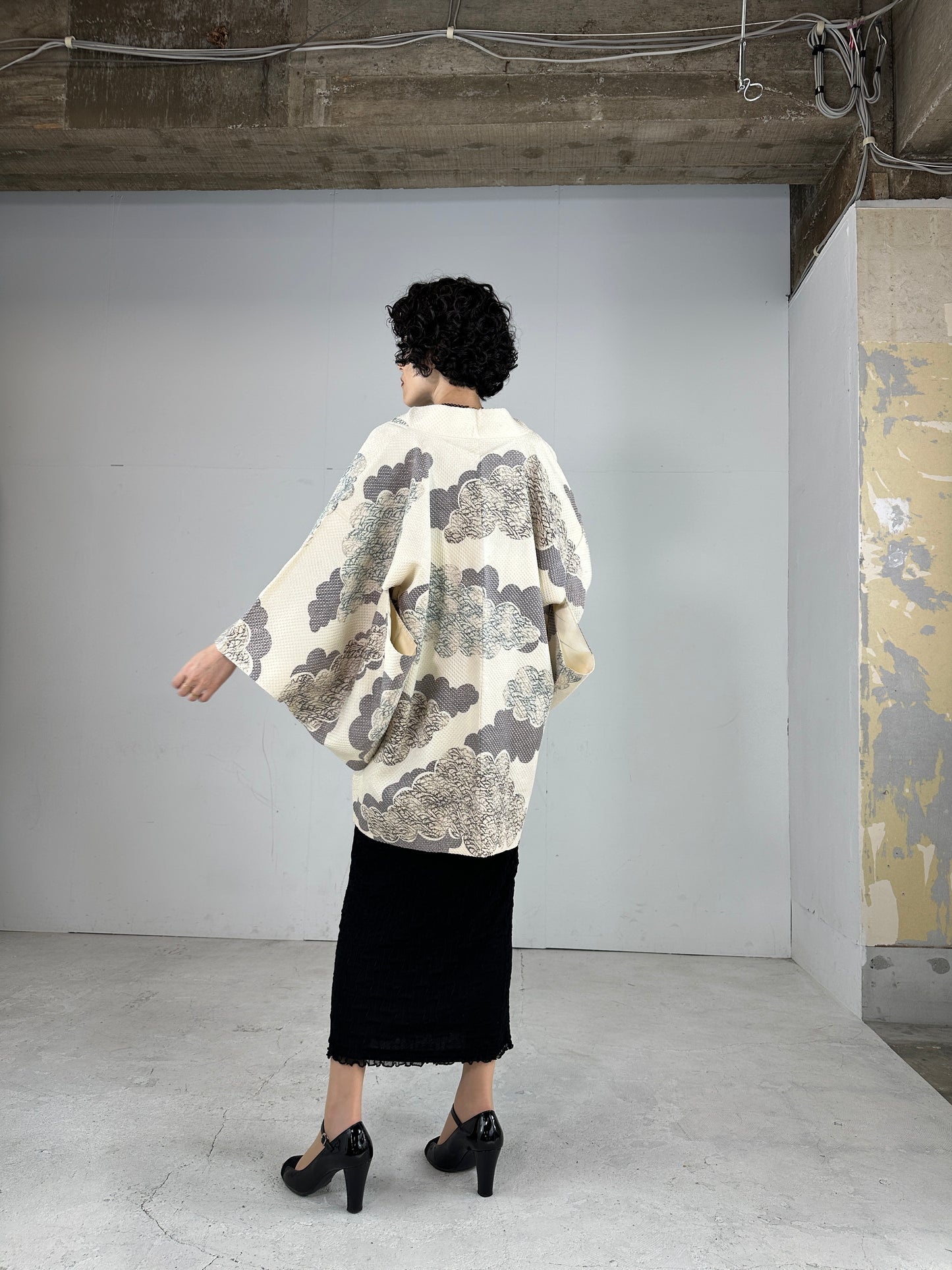 VINTAGE SHIBORI HAORI shiro kumo