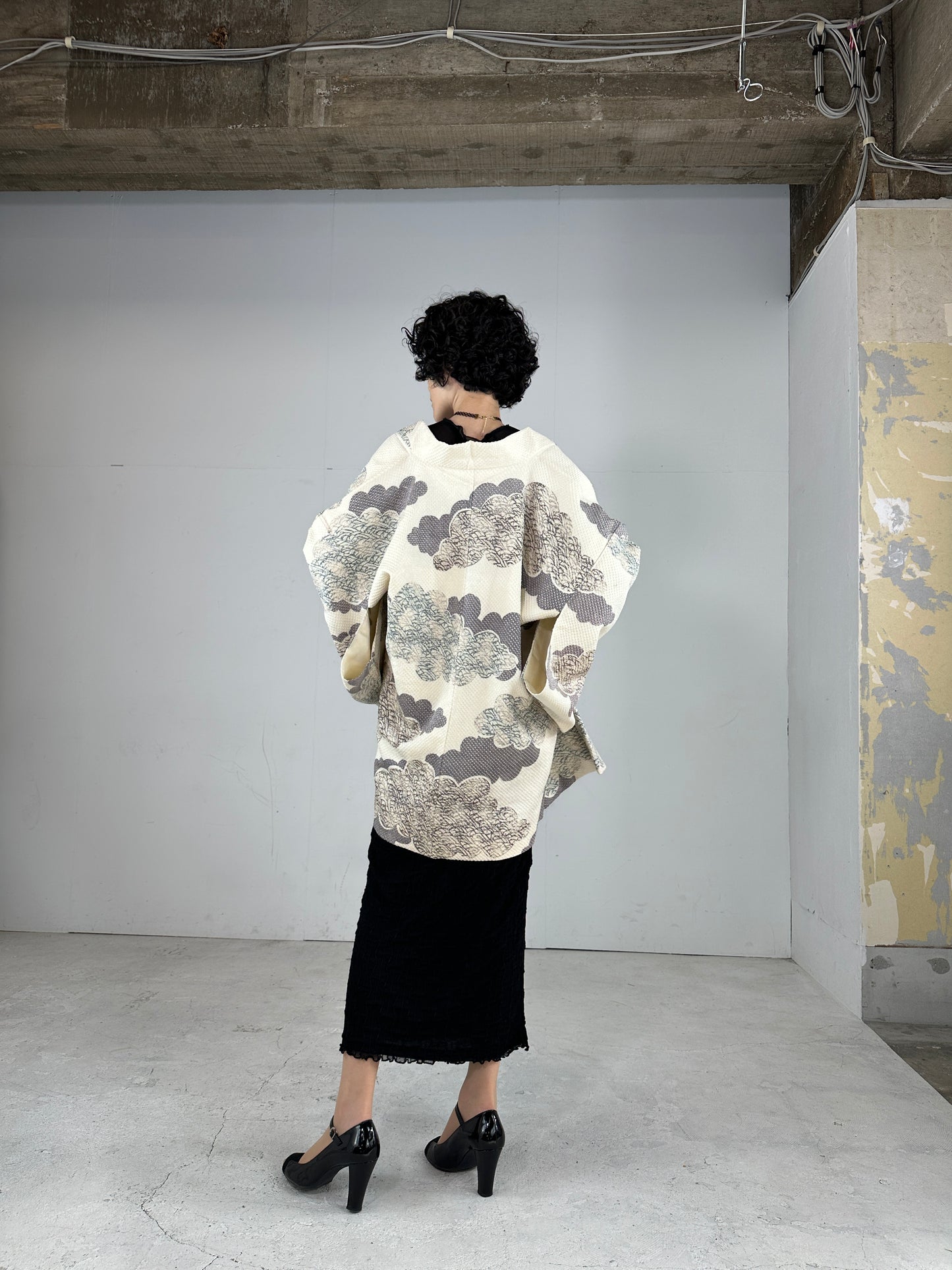 VINTAGE SHIBORI HAORI shiro kumo