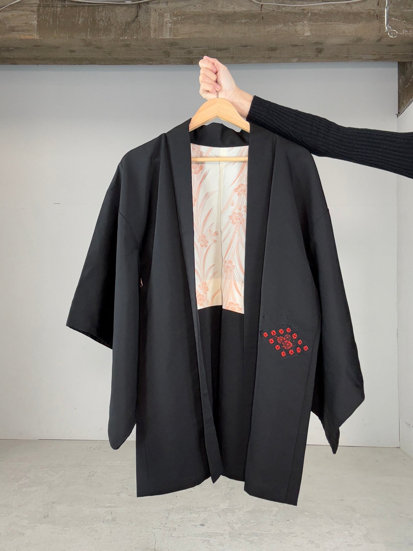 VINTAGE BLACK HAORI "red, hanabishi, embroidery"