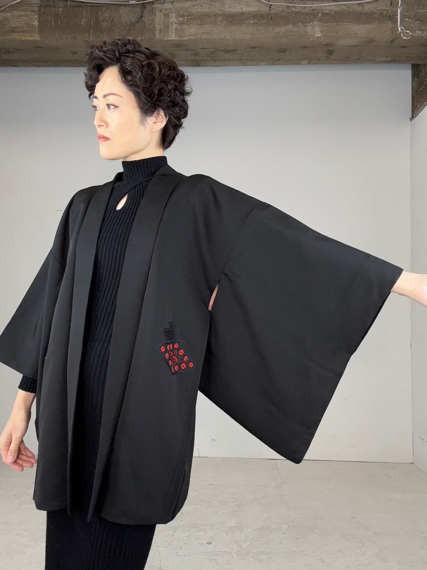 VINTAGE BLACK HAORI "red, hanabishi, embroidery"