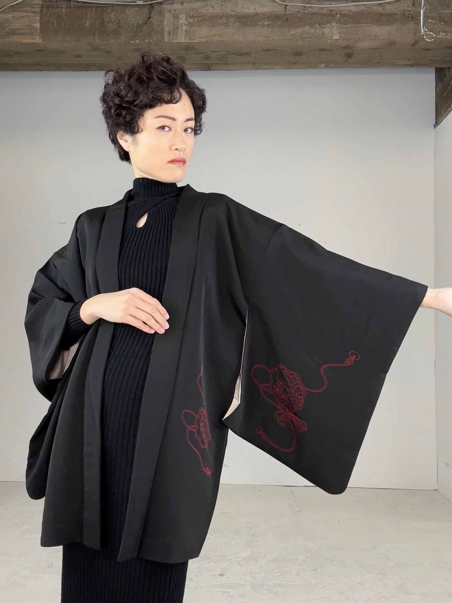 VINTAGE BLACK HAORI "red, shippou, flower, embroidery"