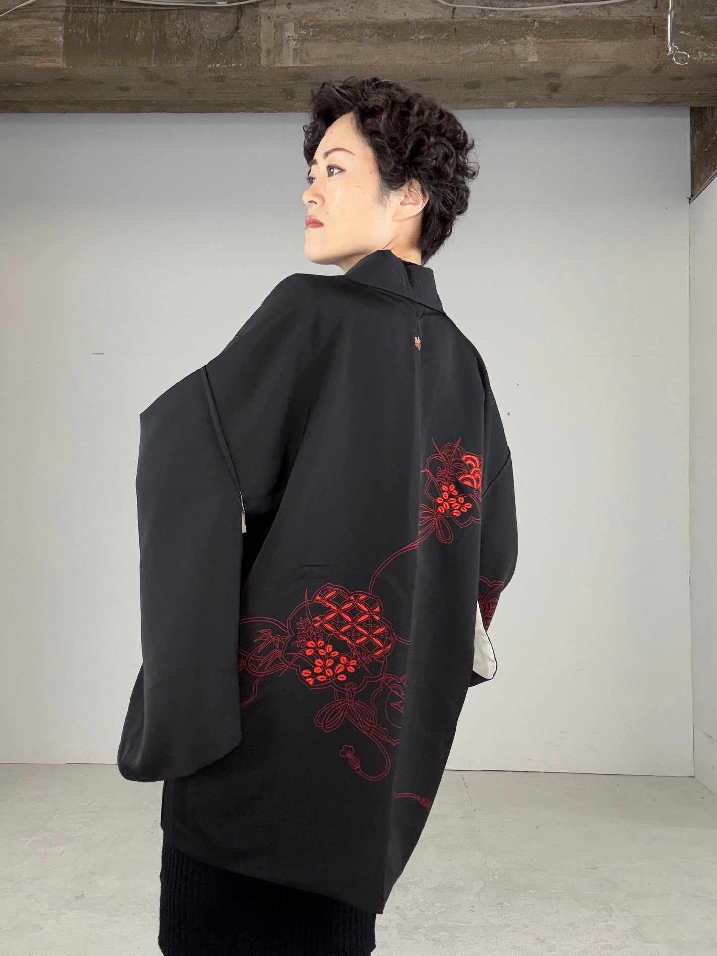 VINTAGE BLACK HAORI "red, shippou, flower, embroidery"