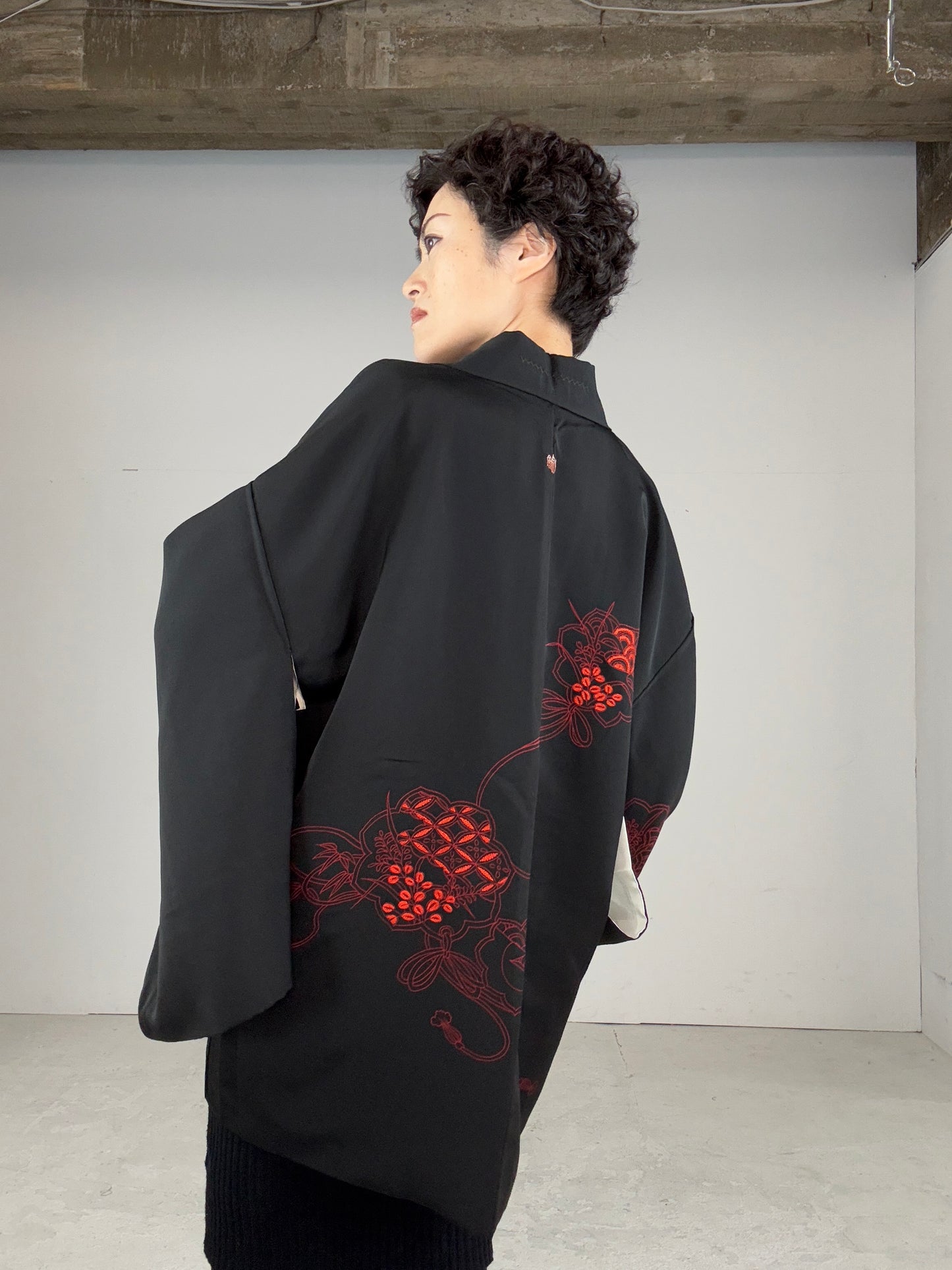 VINTAGE BLACK HAORI "red, shippou, flower, embroidery"