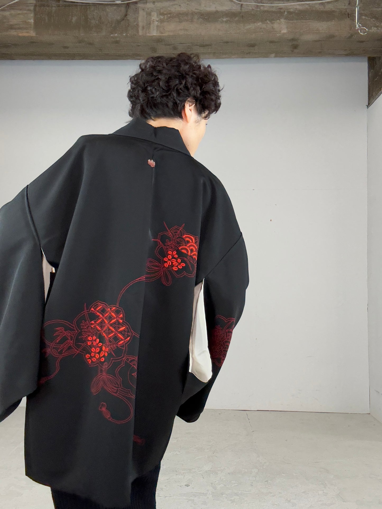 VINTAGE BLACK HAORI "red, shippou, flower, embroidery"