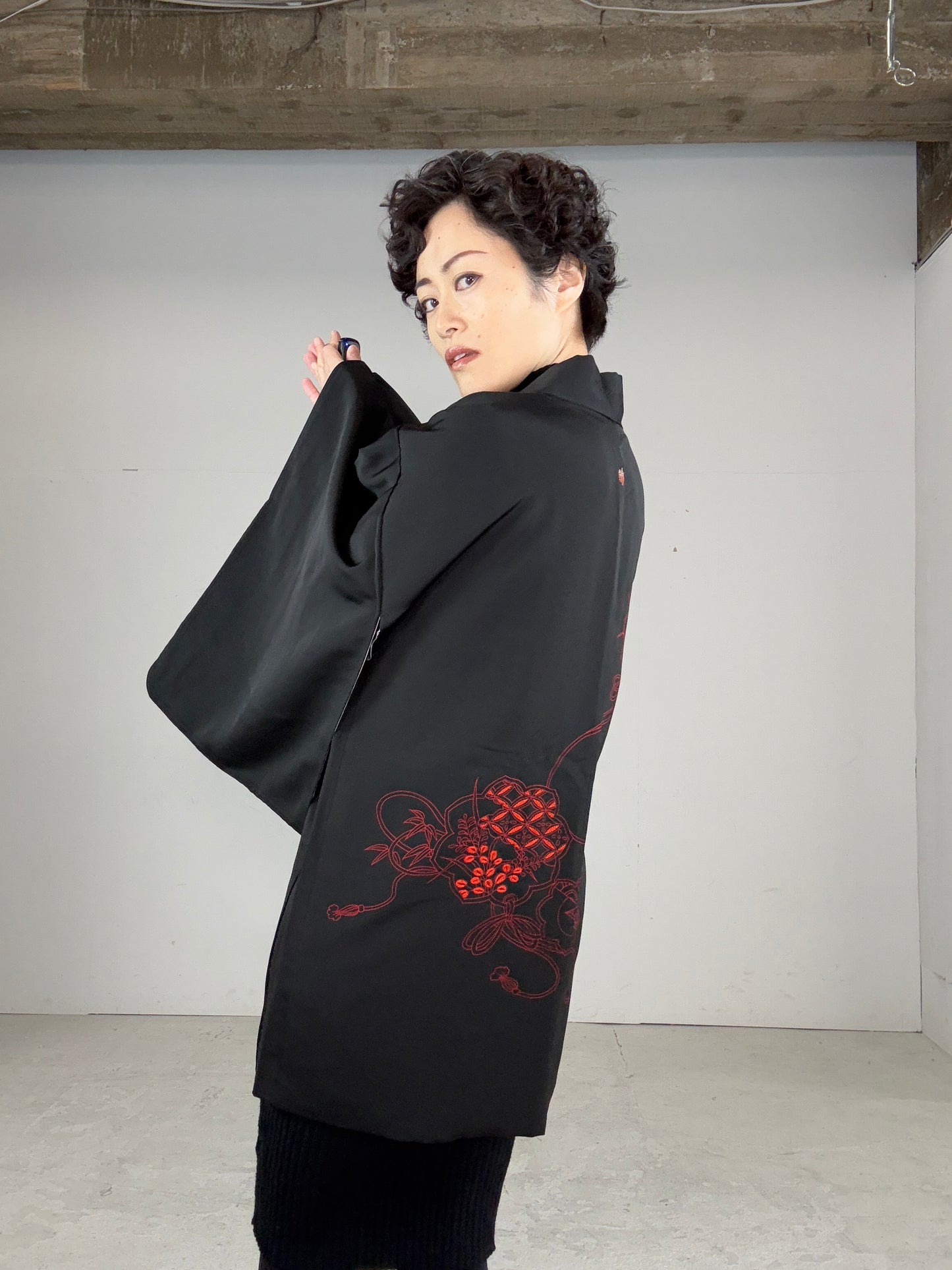 VINTAGE BLACK HAORI "red, shippou, flower, embroidery"