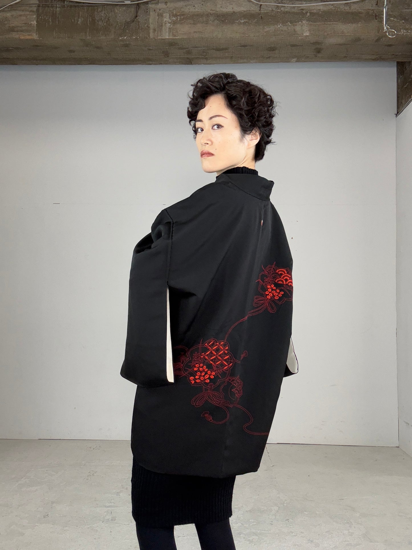 VINTAGE BLACK HAORI "red, shippou, flower, embroidery"