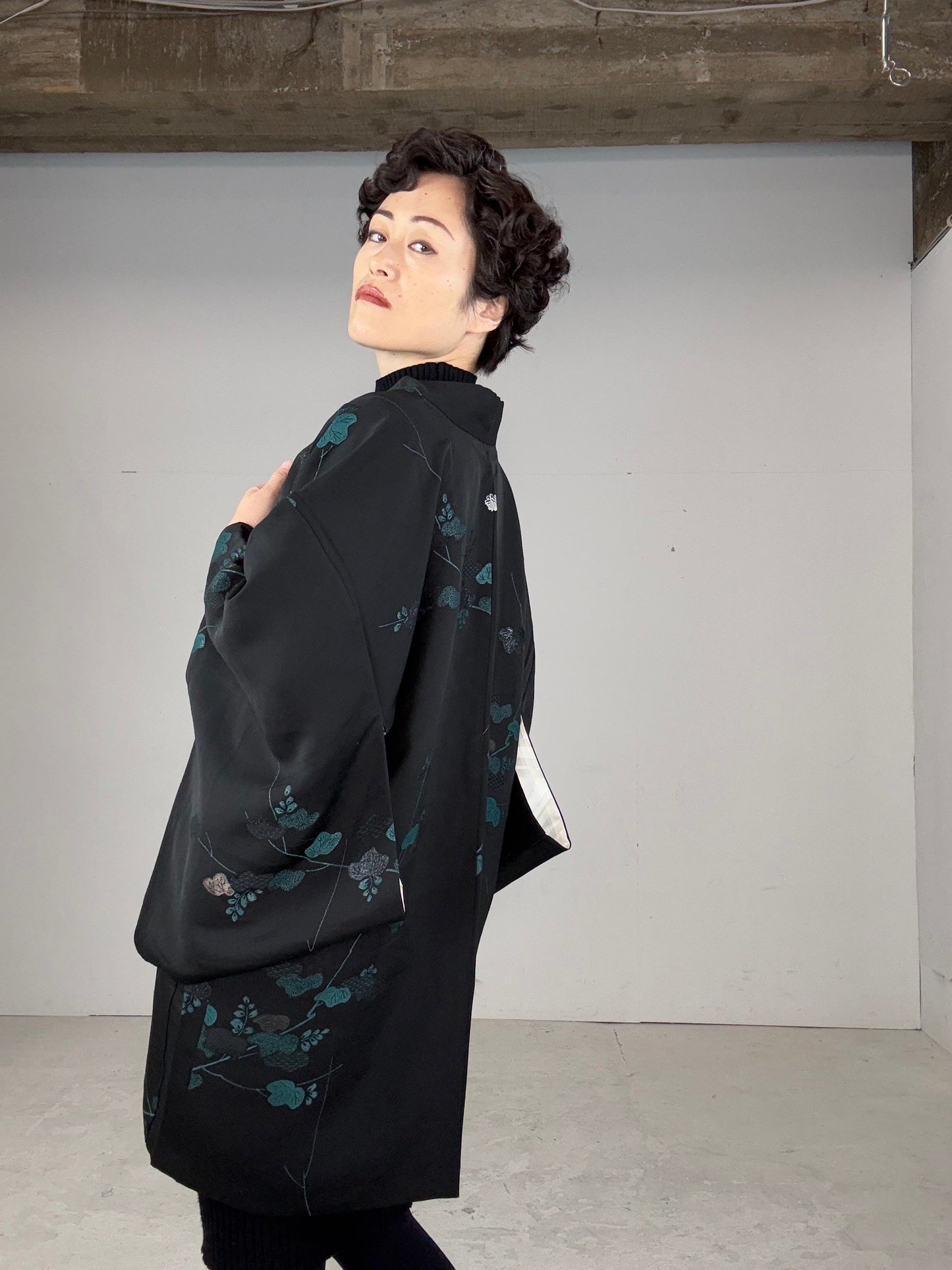 VINTAGE BLACK HAORI "unique pattern, matsu, glitter ageha"