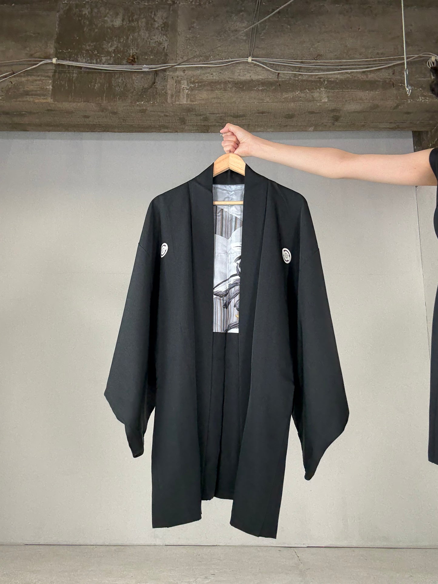 VINTAGE KUROMONTSUKI HAORI "kotobuki"