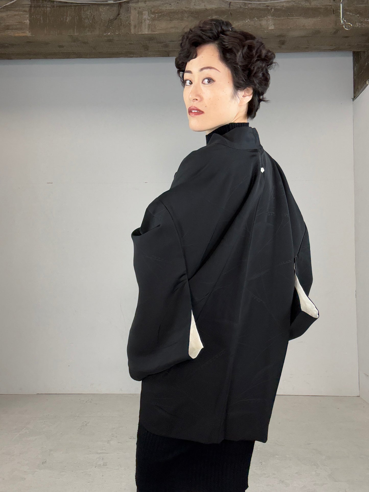 VINTAGE BLACK HAORI "ground pattern, shibakusa, gosan-kiri"