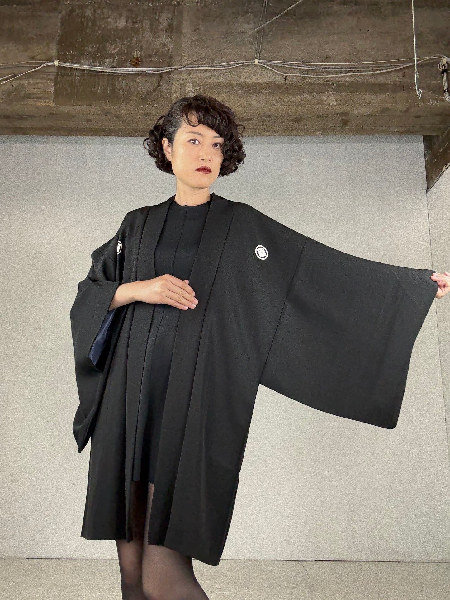 VINTAGE KUROMONTSUKI HAORI "yama no shiro"