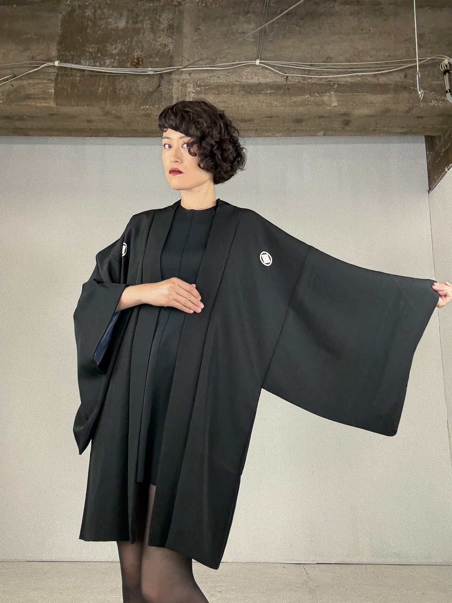 VINTAGE KUROMONTSUKI HAORI "yama no shiro"