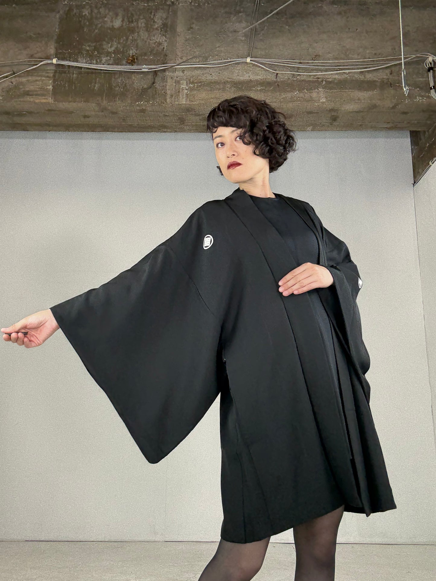 VINTAGE KUROMONTSUKI HAORI "yama no shiro"