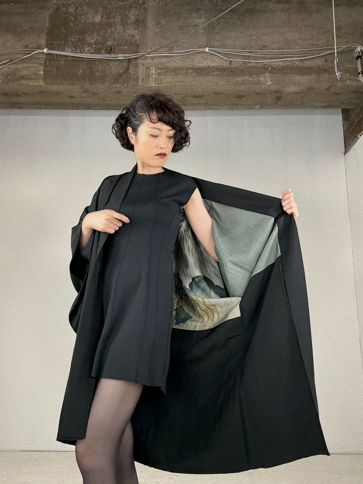 VINTAGE KUROMONTSUKI HAORI "uchide-no-koduchi"