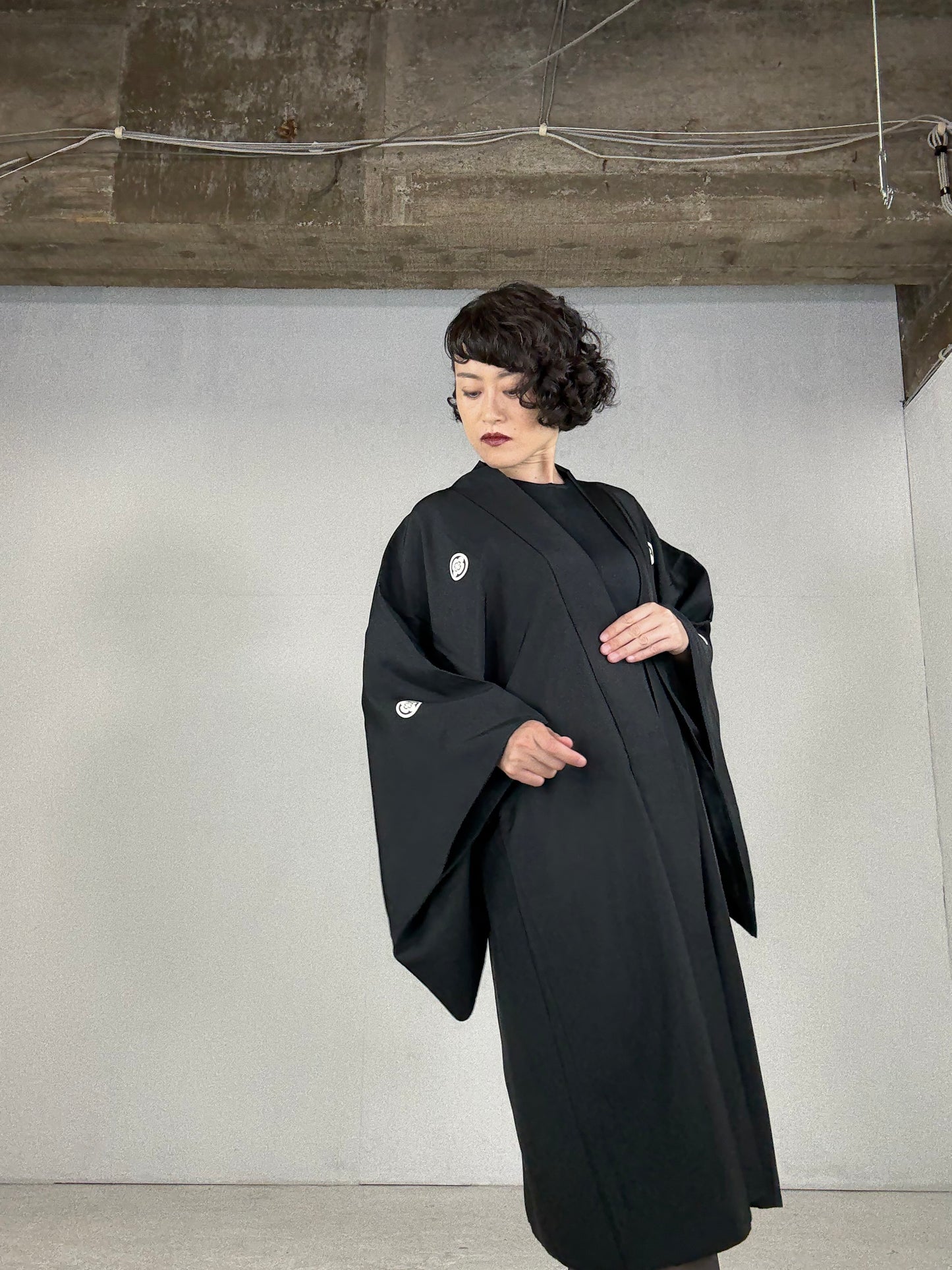 VINTAGE KUROMONTSUKI HAORI "uchide-no-koduchi"