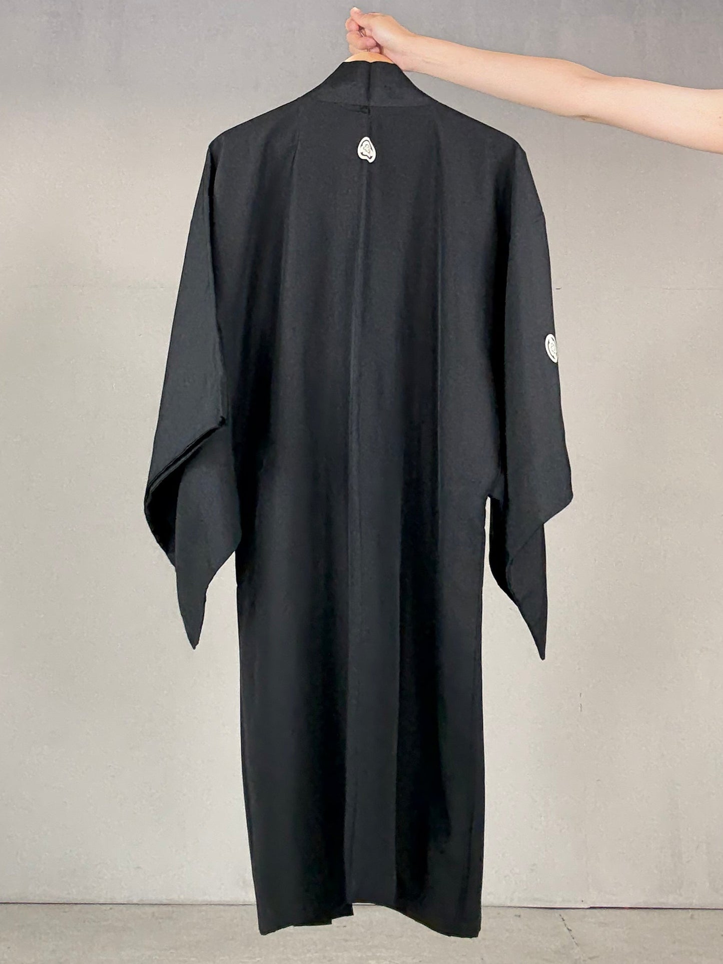 VINTAGE KUROMONTSUKI HAORI "uchide-no-koduchi"