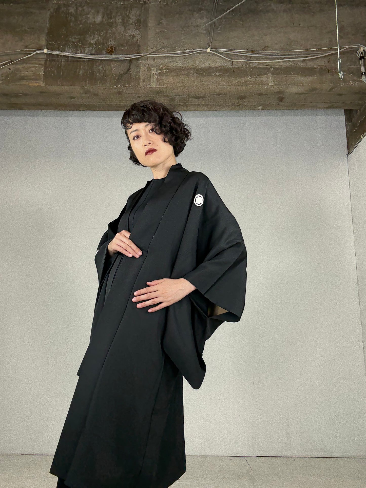 VINTAGE KUROMONTSUKI HAORI "gold, oyashiki" *damage