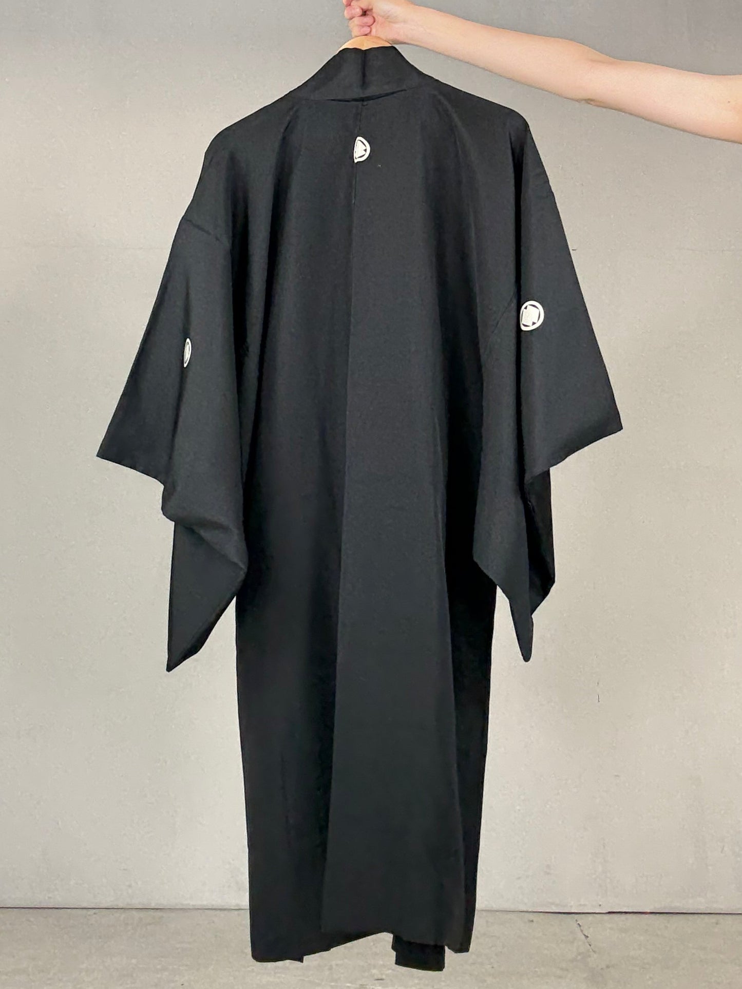 VINTAGE KUROMONTSUKI HAORI "gold, oyashiki" *damage