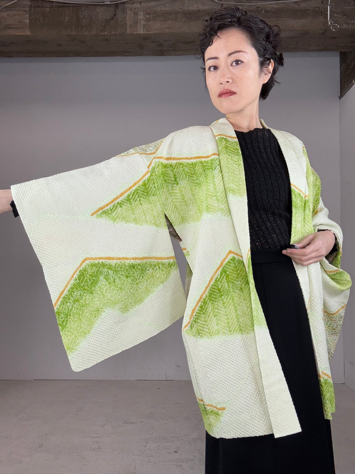 VINTAGE SHIBORI HAORI "white, green"