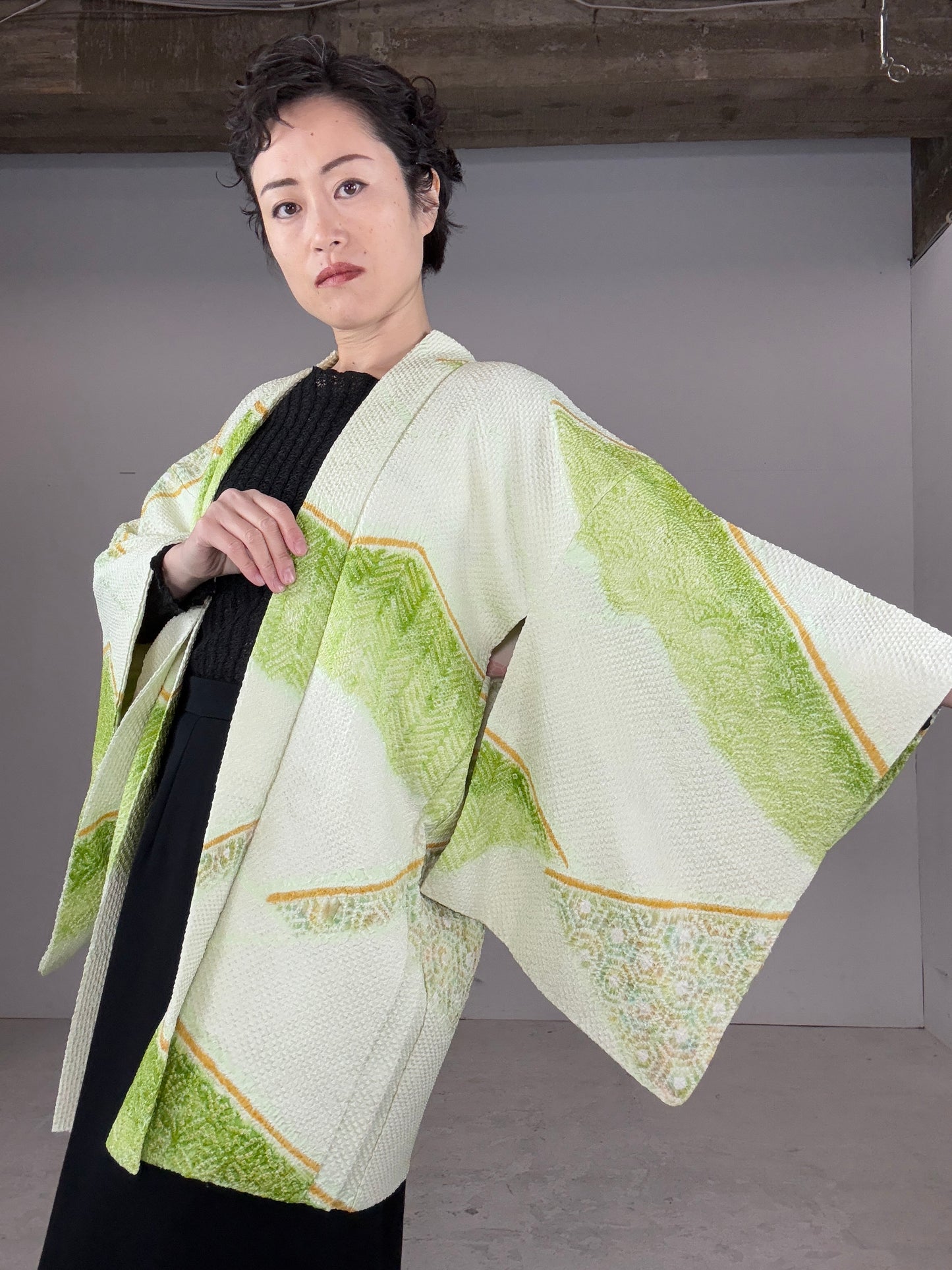 VINTAGE SHIBORI HAORI "white, green"