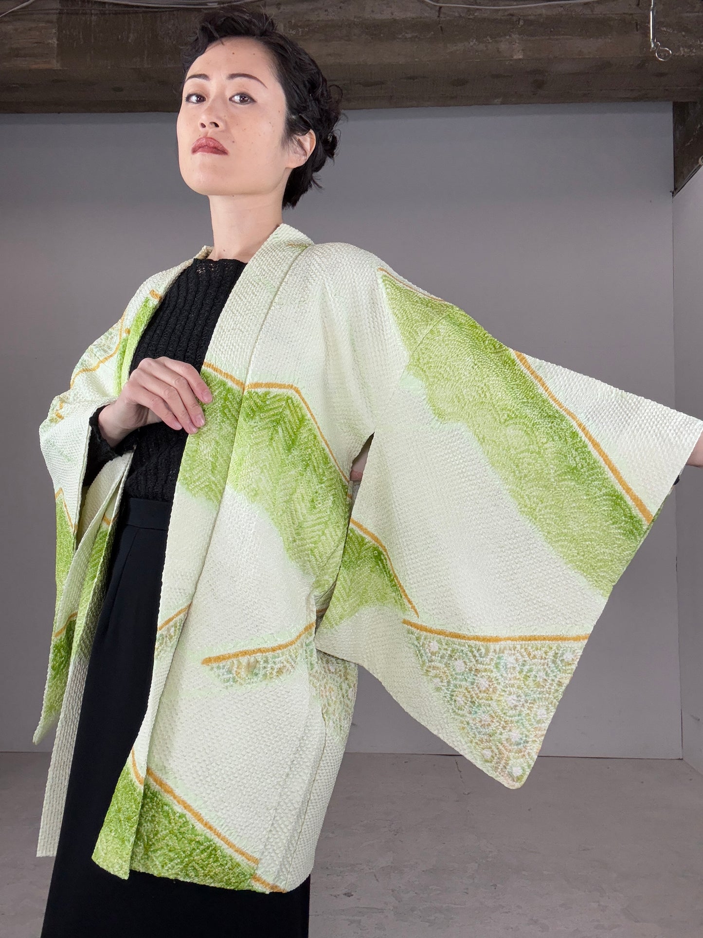 VINTAGE SHIBORI HAORI "white, green"