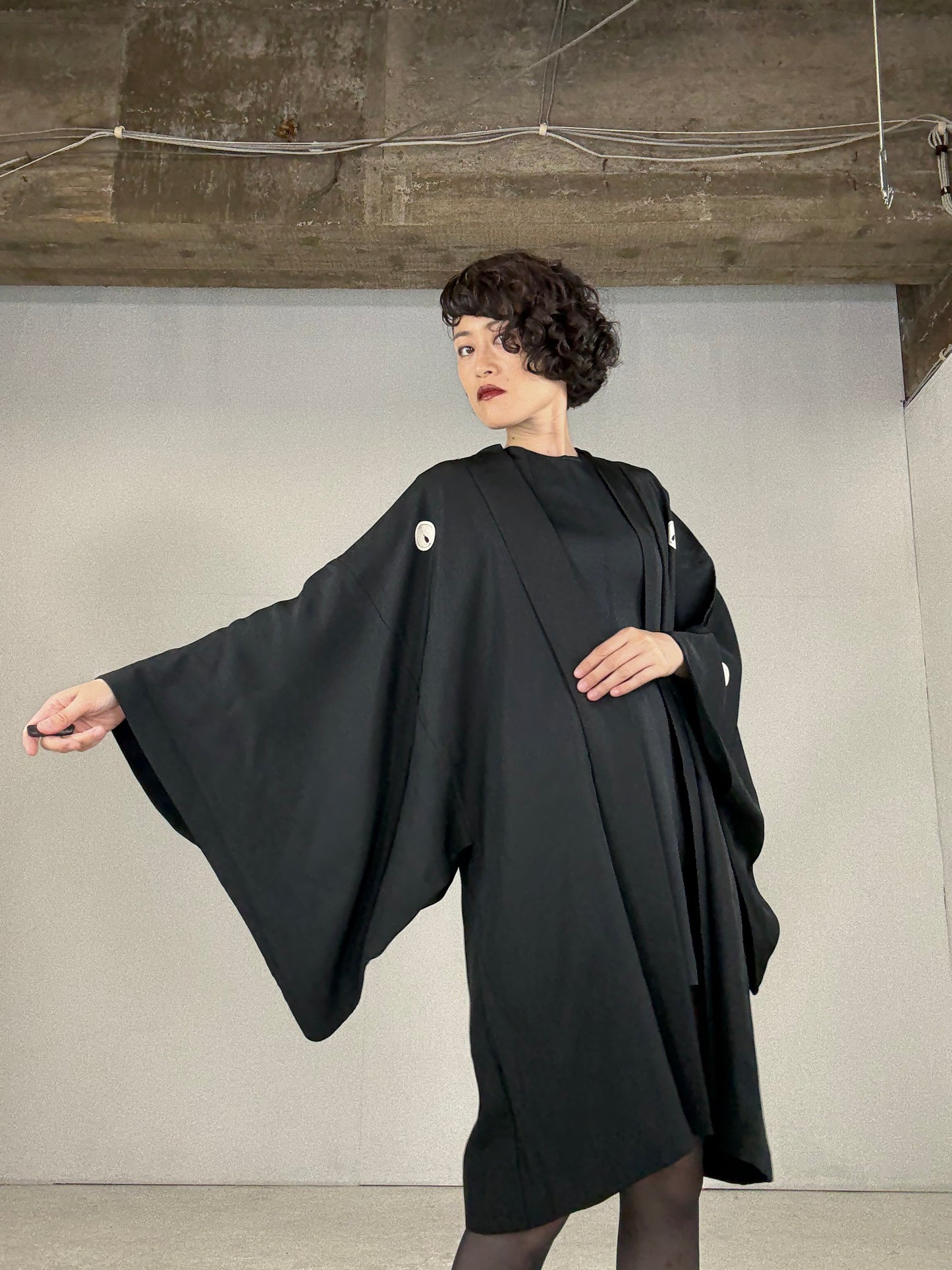 VINTAGE KUROMONTSUKI HAORI "matsu, noumen" *damage