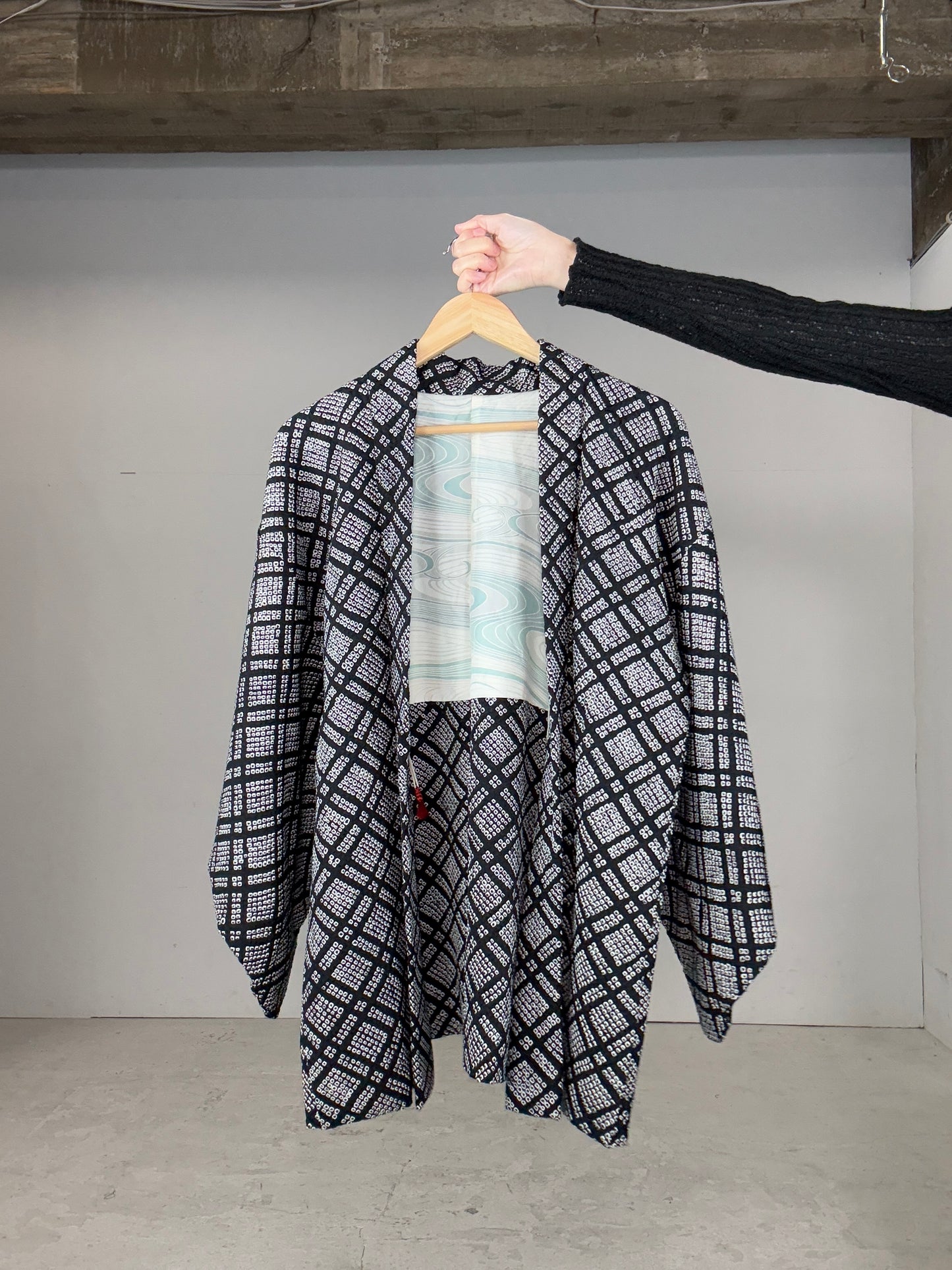 VINTAGE SHIBORI HAORI "black, koushi"