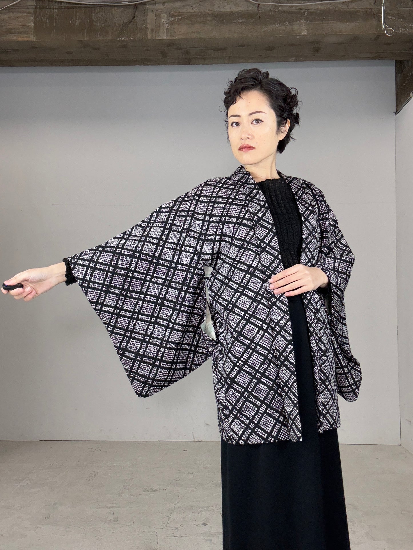 VINTAGE SHIBORI HAORI "black, koushi"