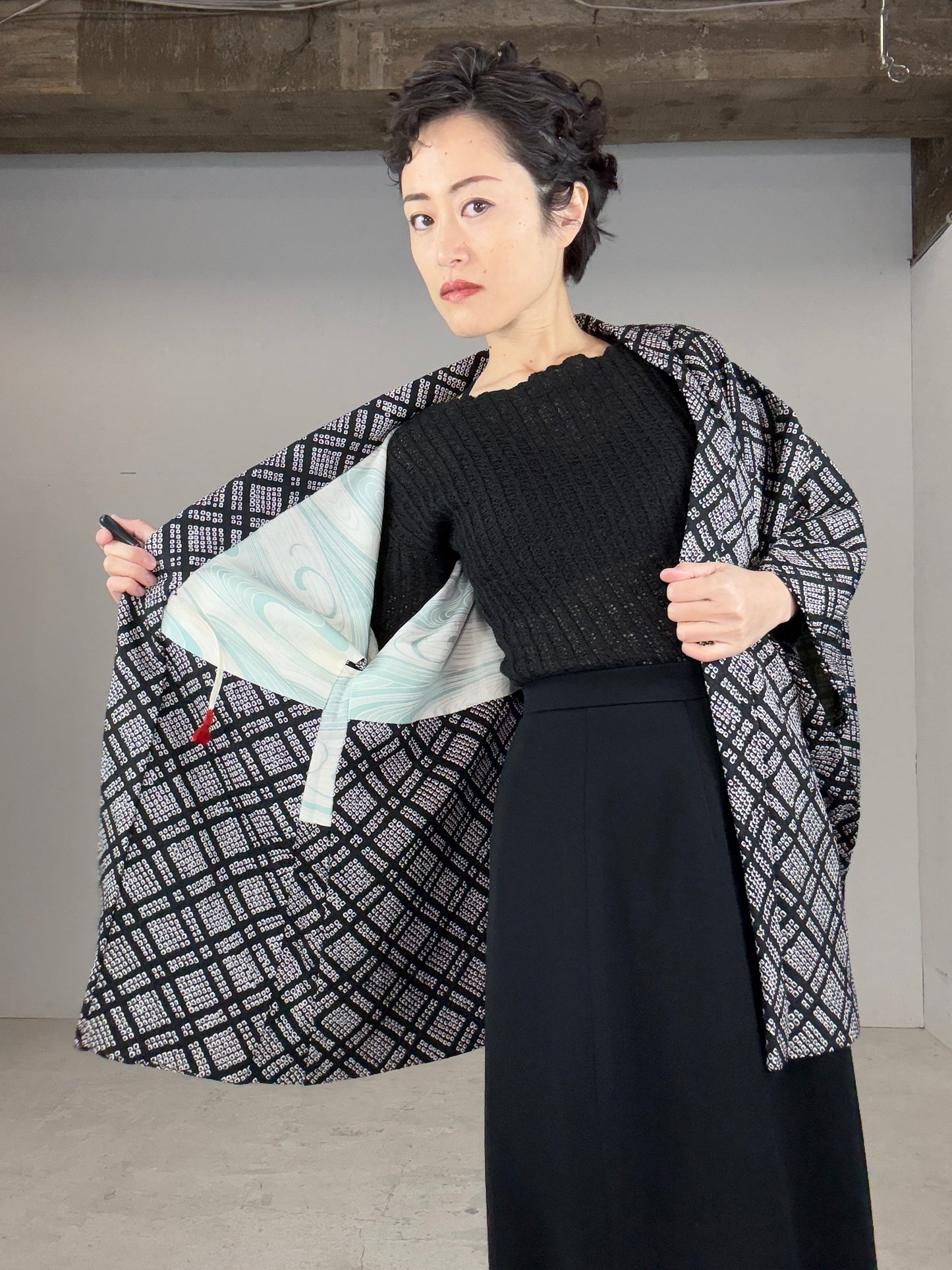 VINTAGE SHIBORI HAORI "black, koushi"