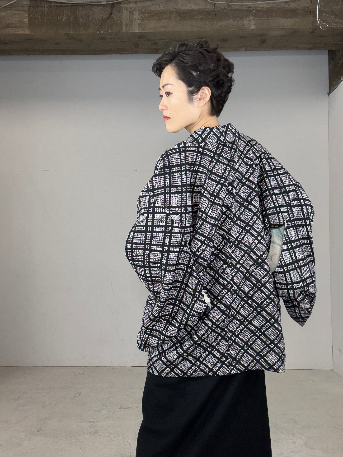 VINTAGE SHIBORI HAORI "black, koushi"