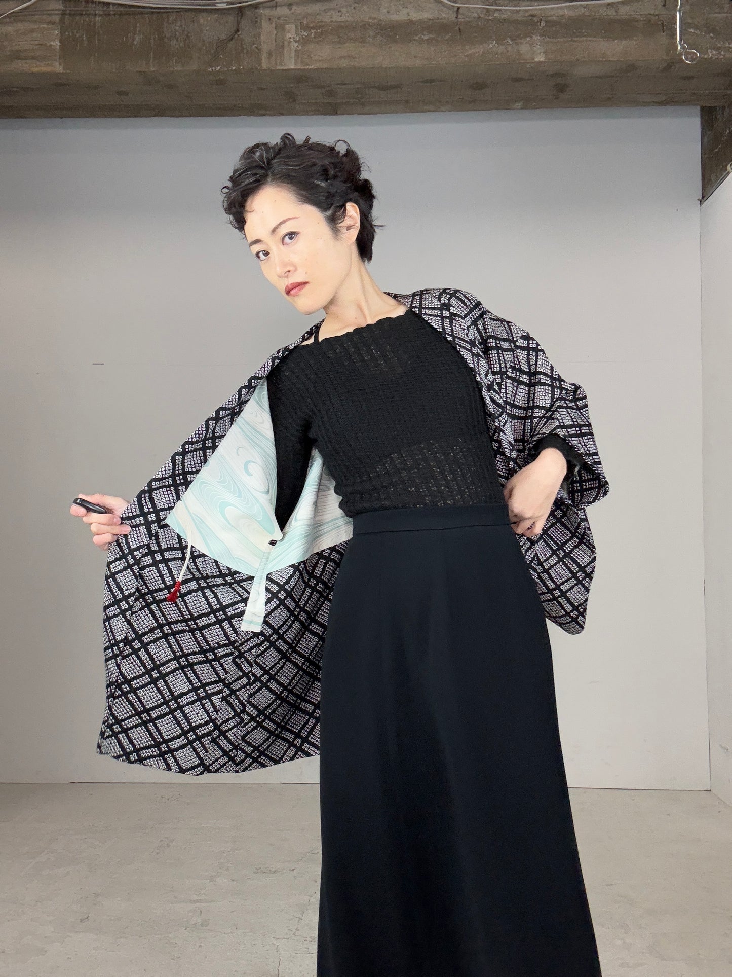 VINTAGE SHIBORI HAORI "black, koushi"