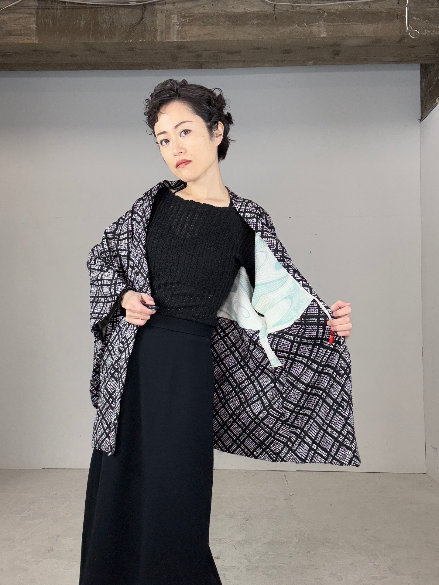 VINTAGE SHIBORI HAORI "black, koushi"