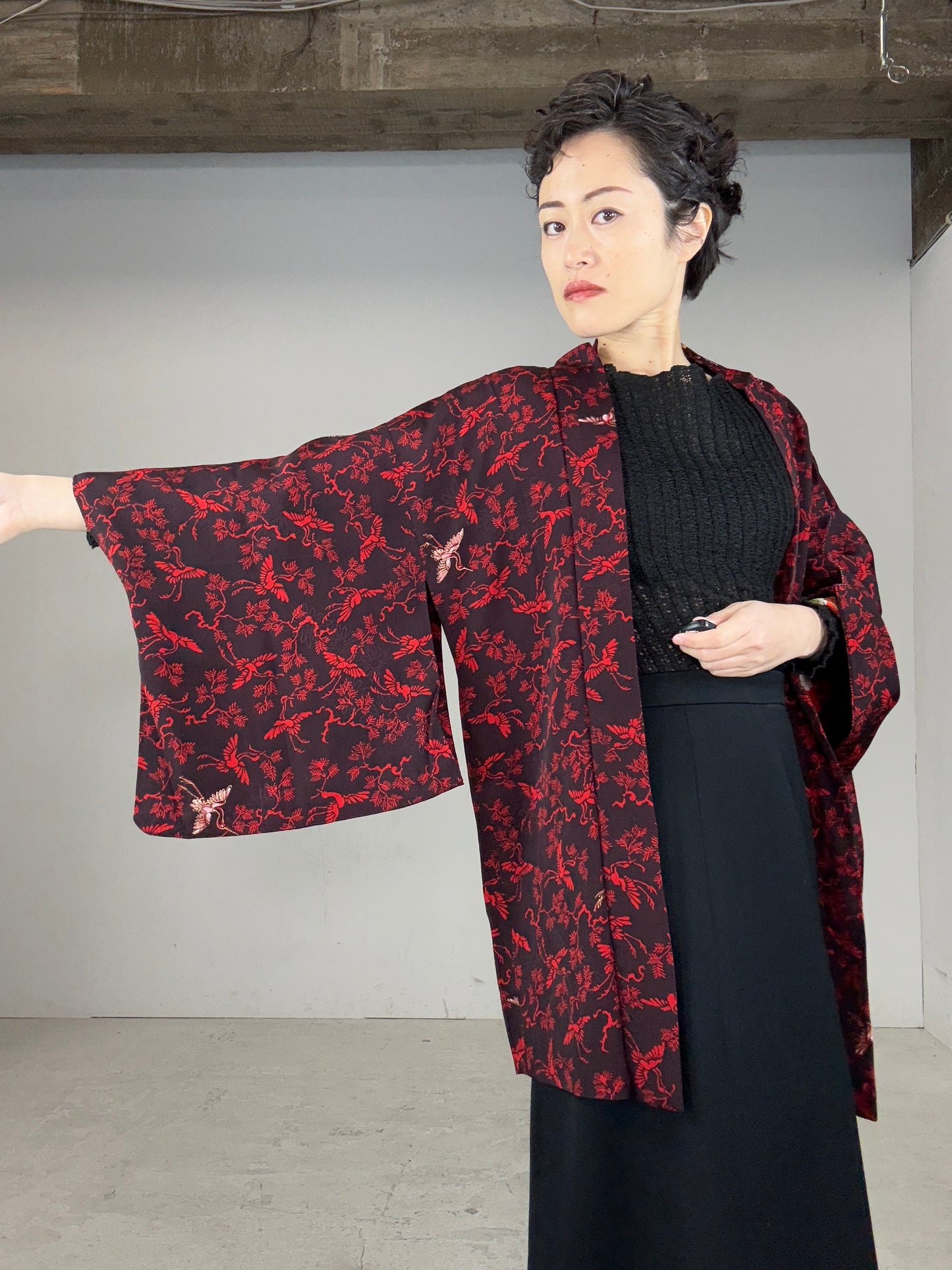 VINTAGE KAWAII HAORI "antique black, red, tsuru"