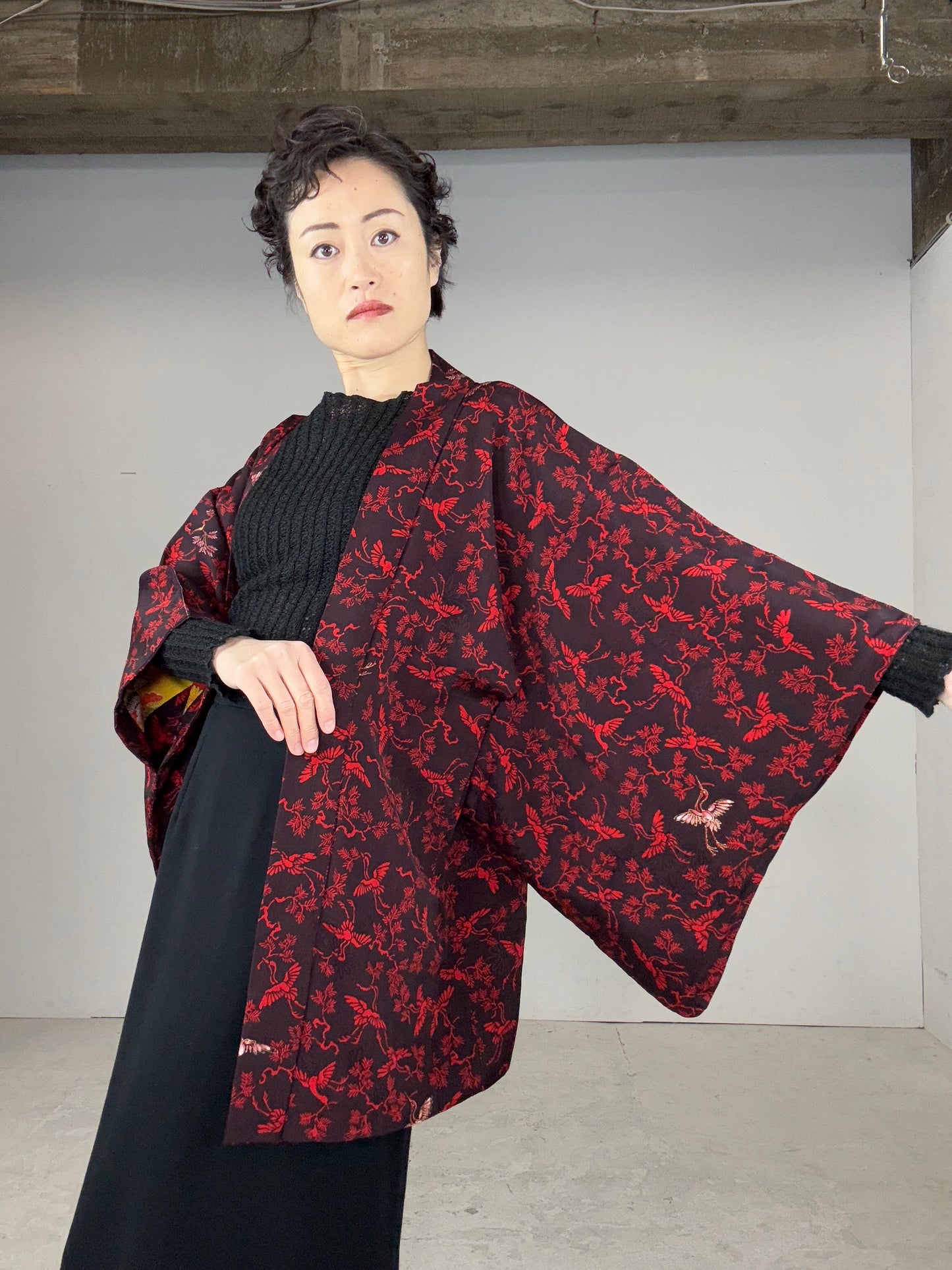 VINTAGE KAWAII HAORI "antique black, red, tsuru"