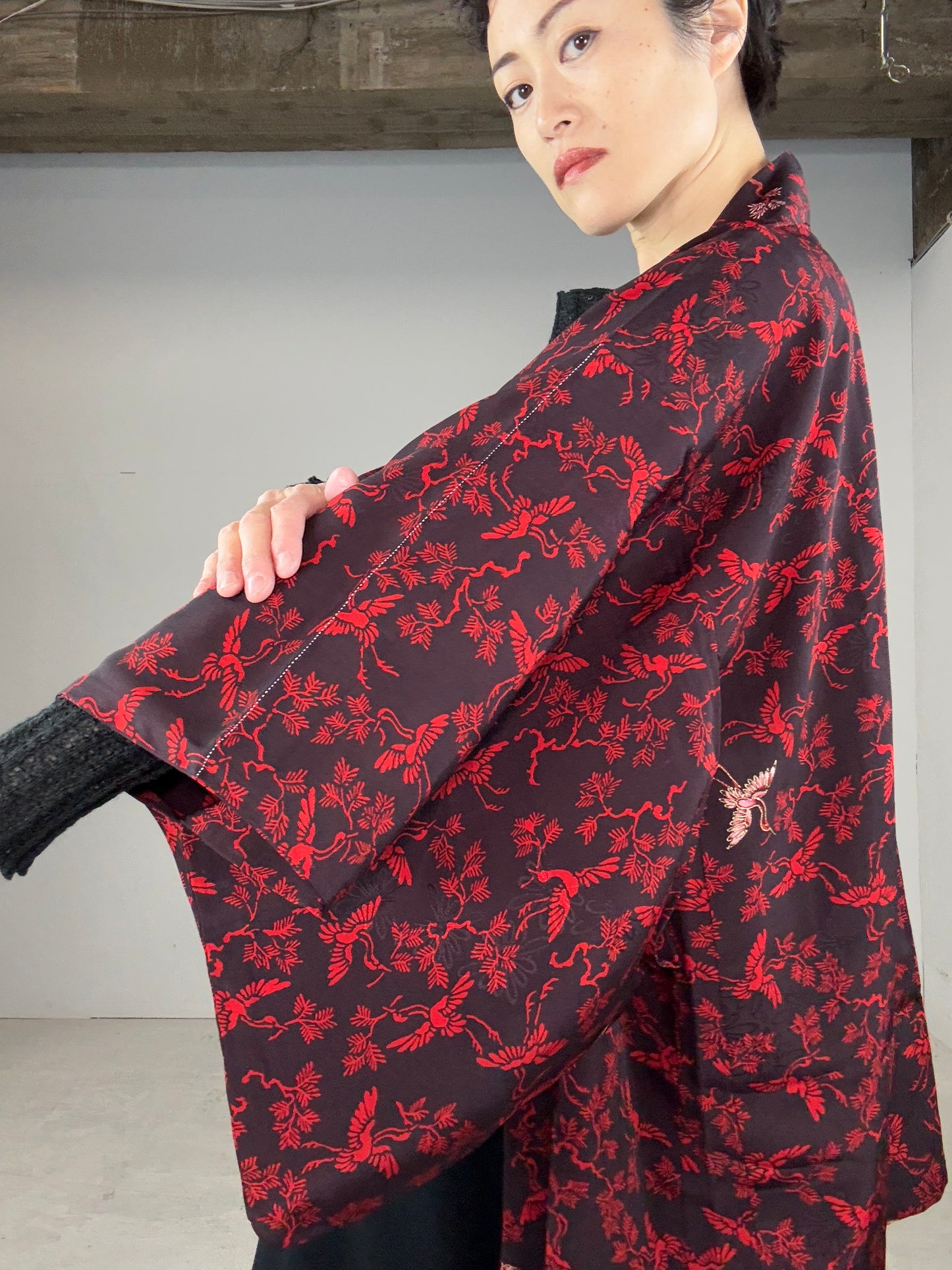 VINTAGE KAWAII HAORI "antique black, red, tsuru"