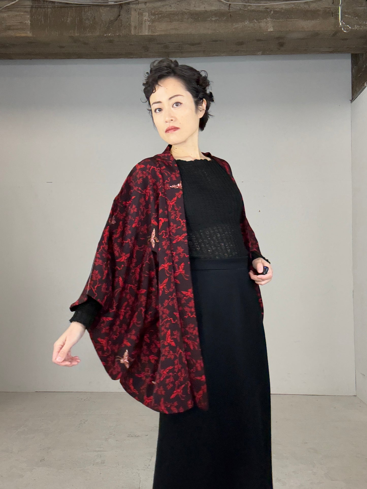 VINTAGE KAWAII HAORI "antique black, red, tsuru"