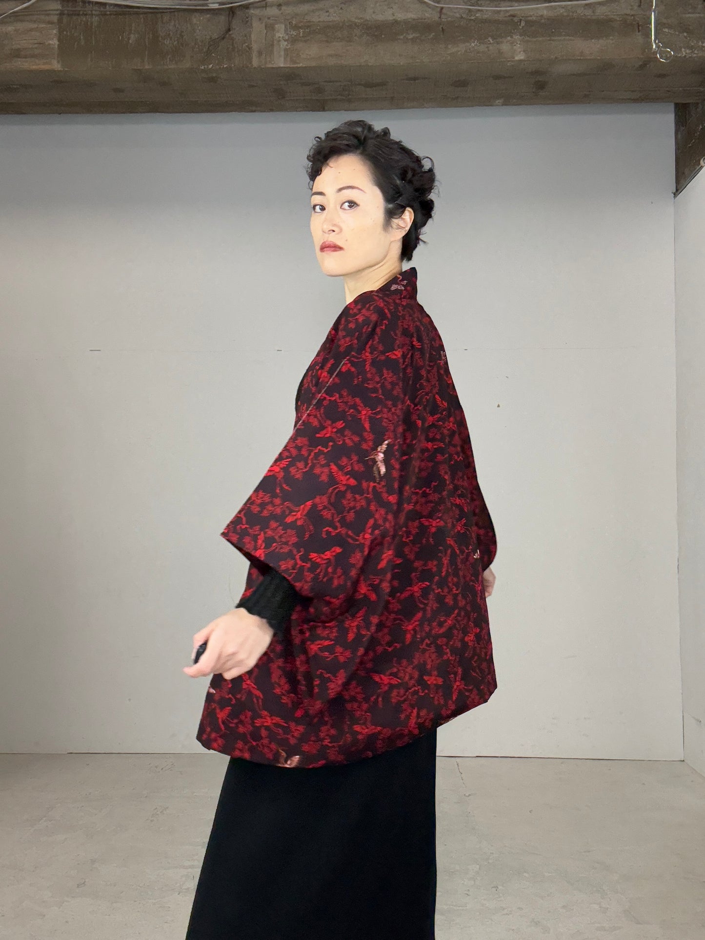 VINTAGE KAWAII HAORI "antique black, red, tsuru"