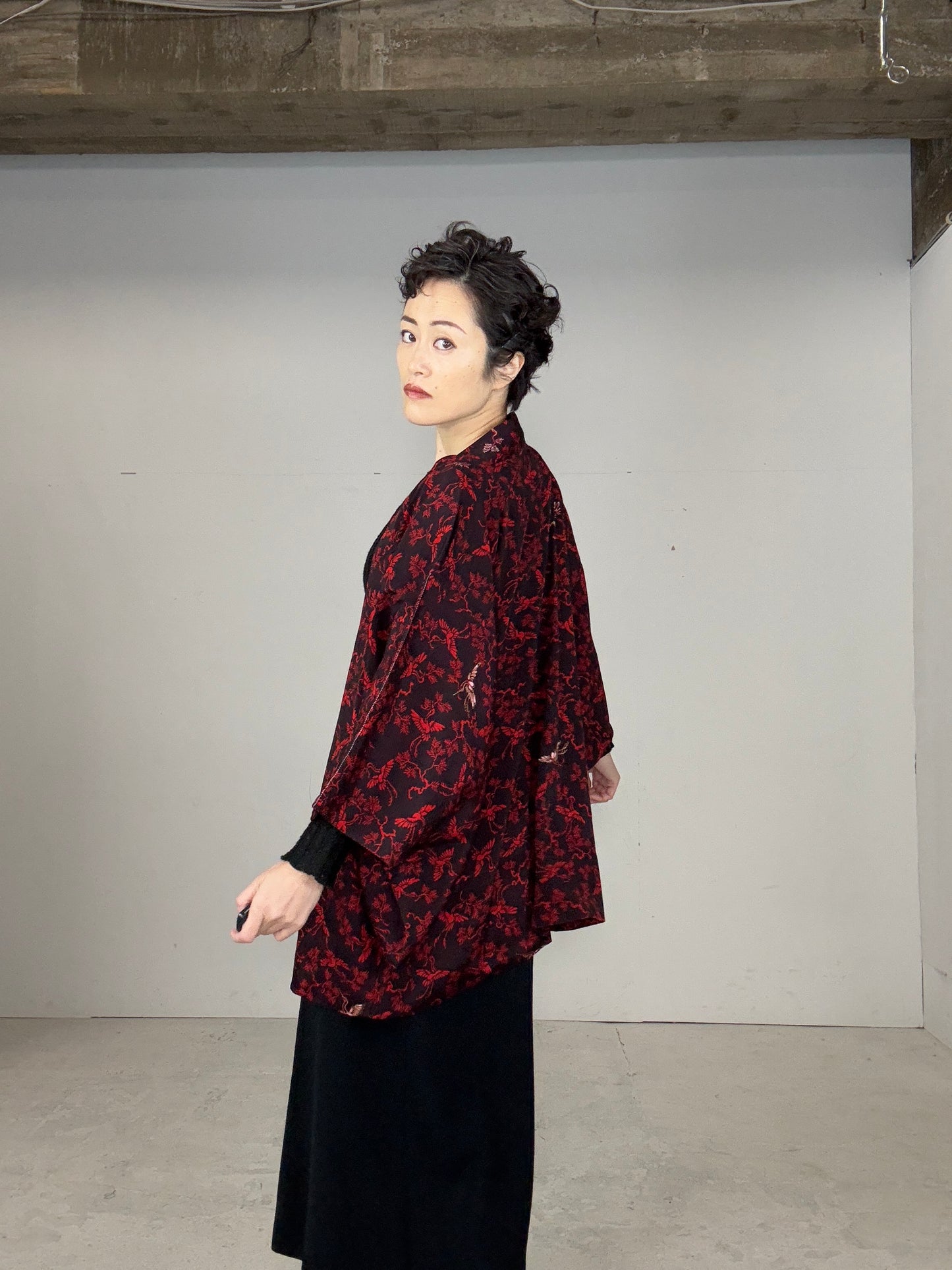 VINTAGE KAWAII HAORI "antique black, red, tsuru"