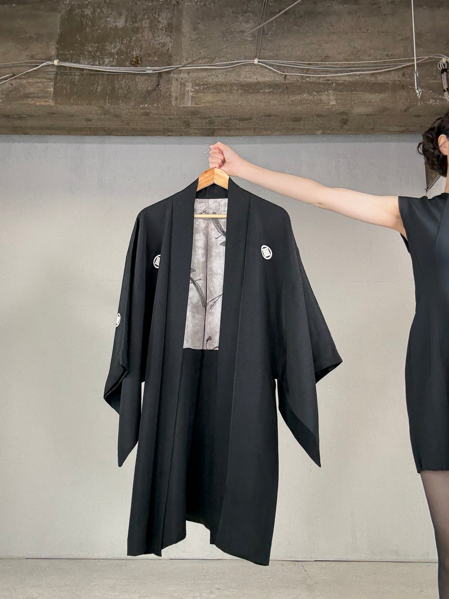 VINTAGE KUROMONTSUKI HAORI "sougara yoroi"