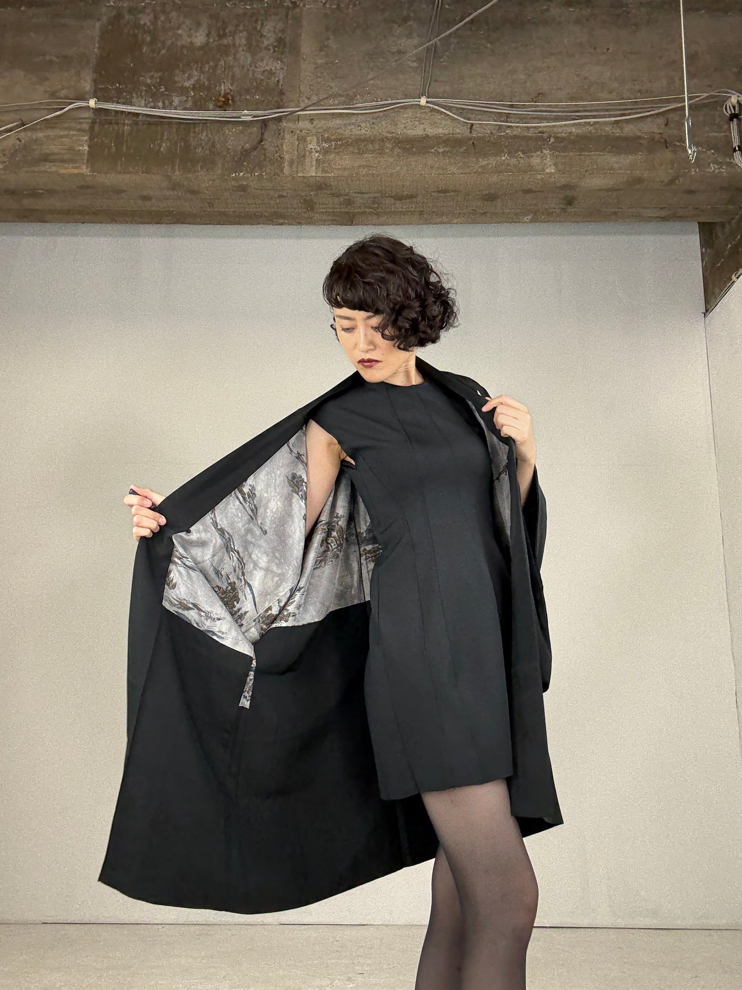 VINTAGE KUROMONTSUKI HAORI "sougara, Umbrella Motif Kamon"