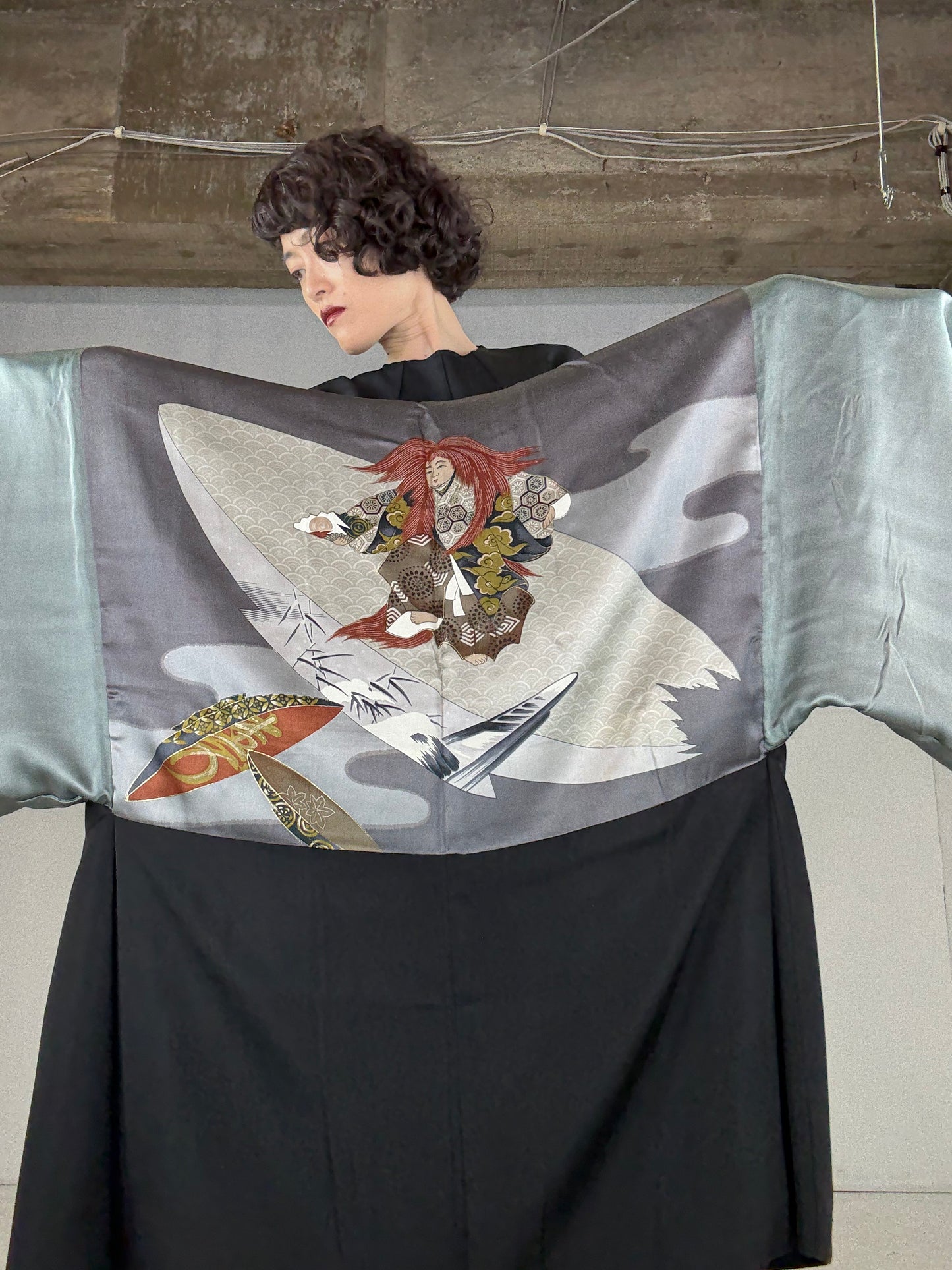 VINTAGE KUROMONTSUKI HAORI "akagashira" *damage