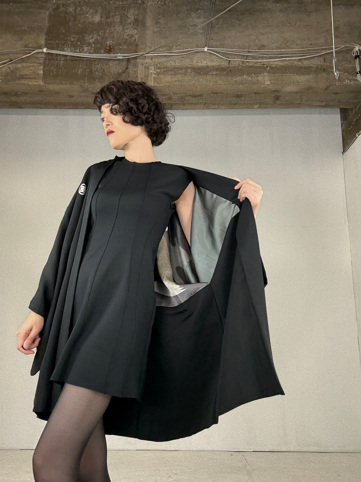 VINTAGE KUROMONTSUKI HAORI "akagashira" *damage