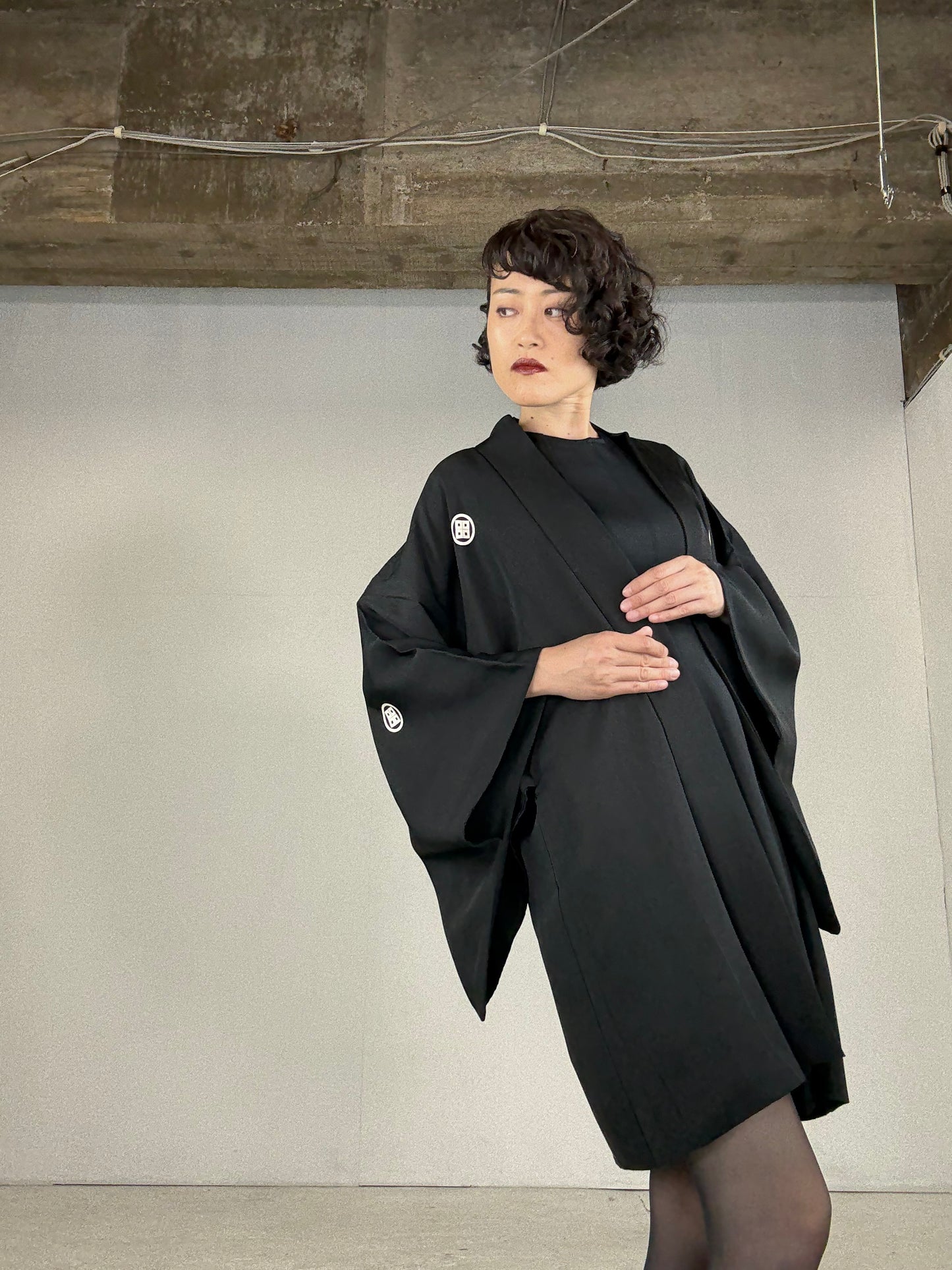 VINTAGE KUROMONTSUKI HAORI "akagashira" *damage